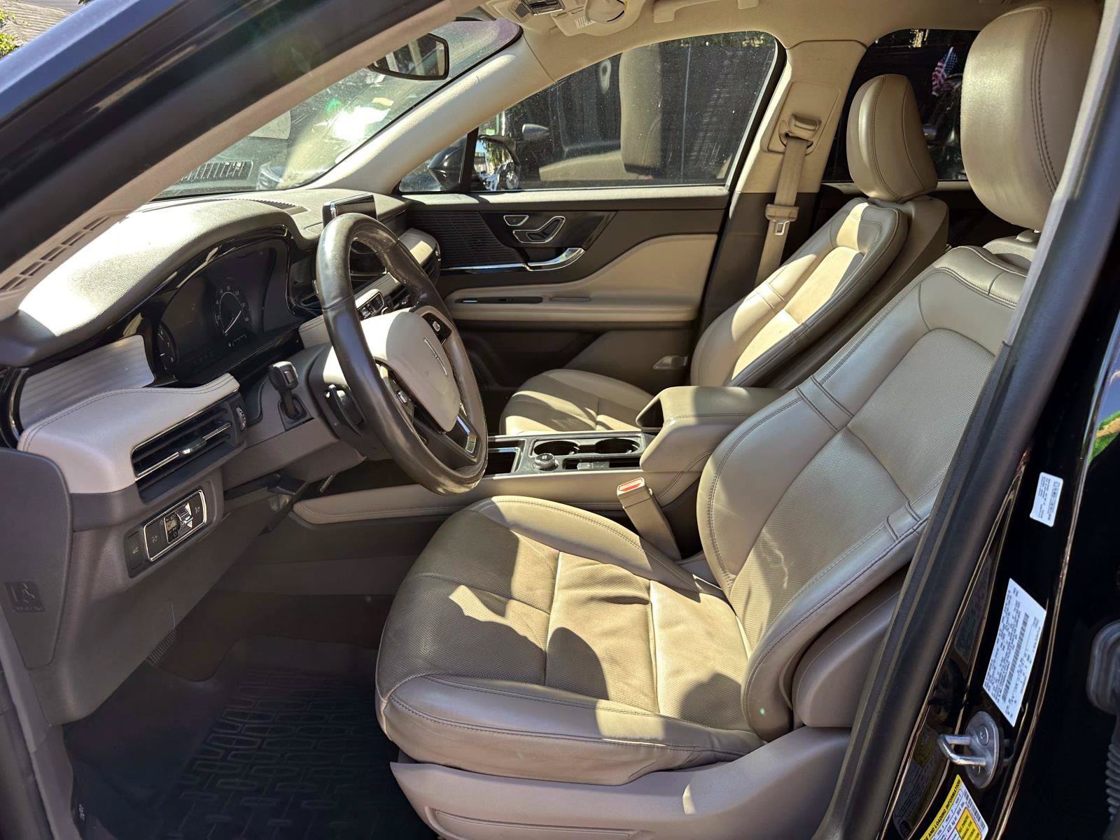 Used 2022 Lincoln Corsair AWD w/ Premium Package image 14