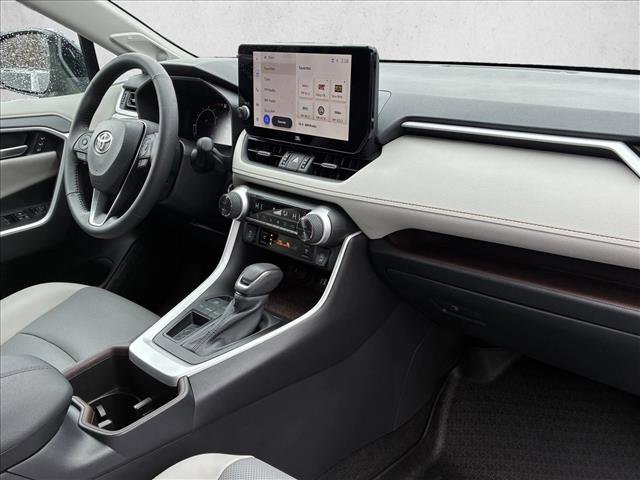 Used 2025 Toyota RAV4 Limited image 28