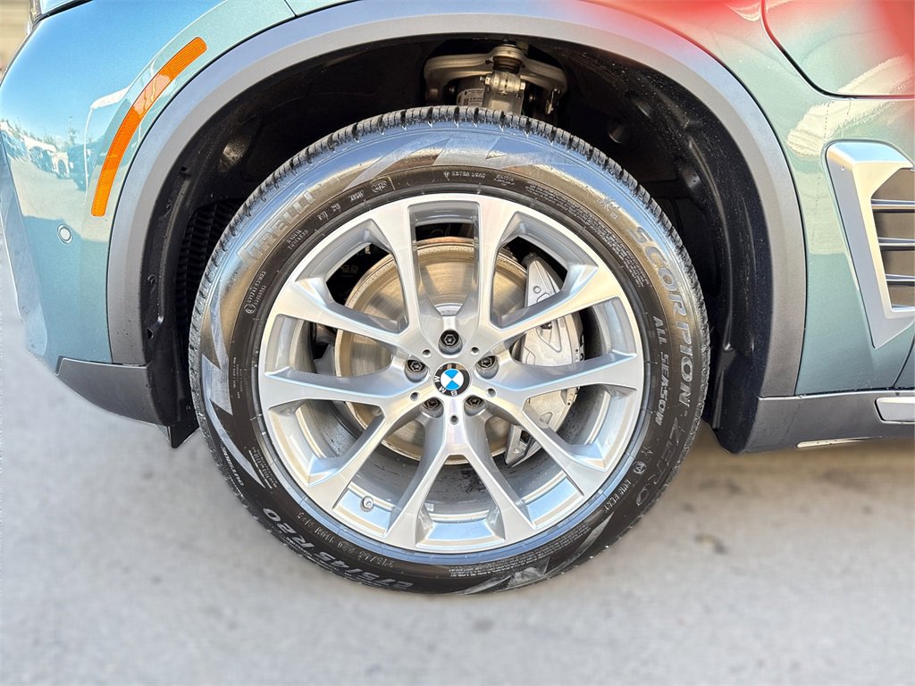 New 2026 BMW X5 xDrive50e w/ Executive Package image 15