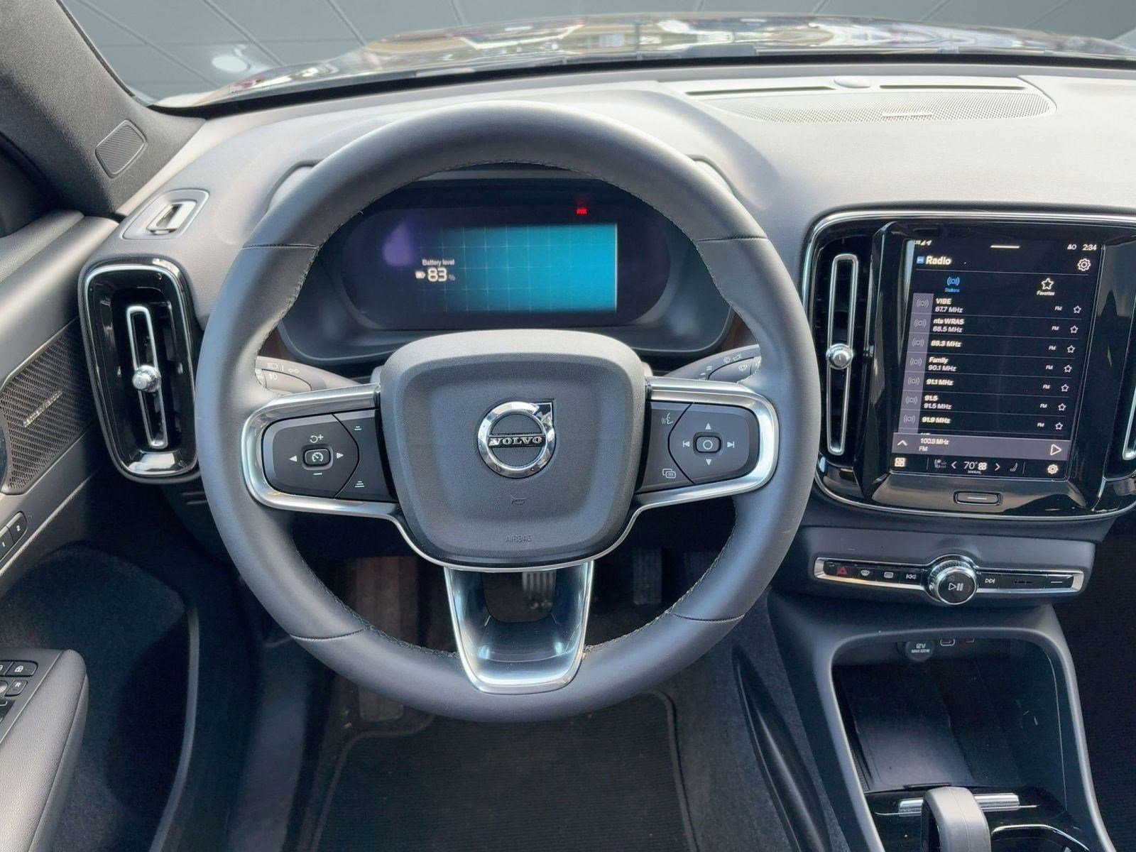 Certified 2025 Volvo EC40 Ultra image 4