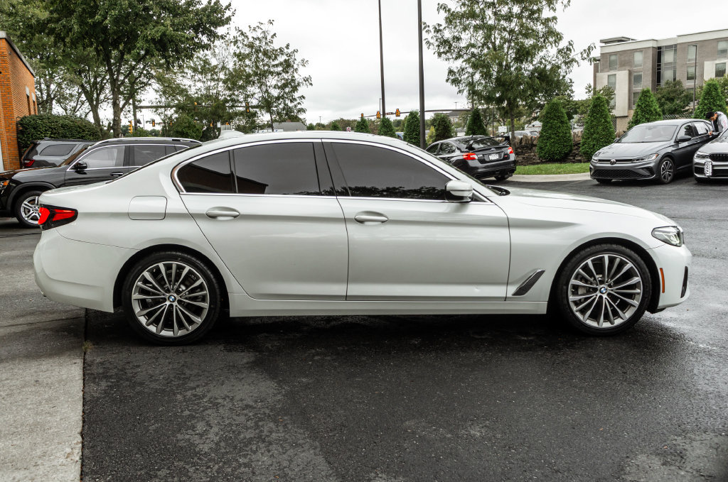 Used 2021 BMW 530i RWD image 3