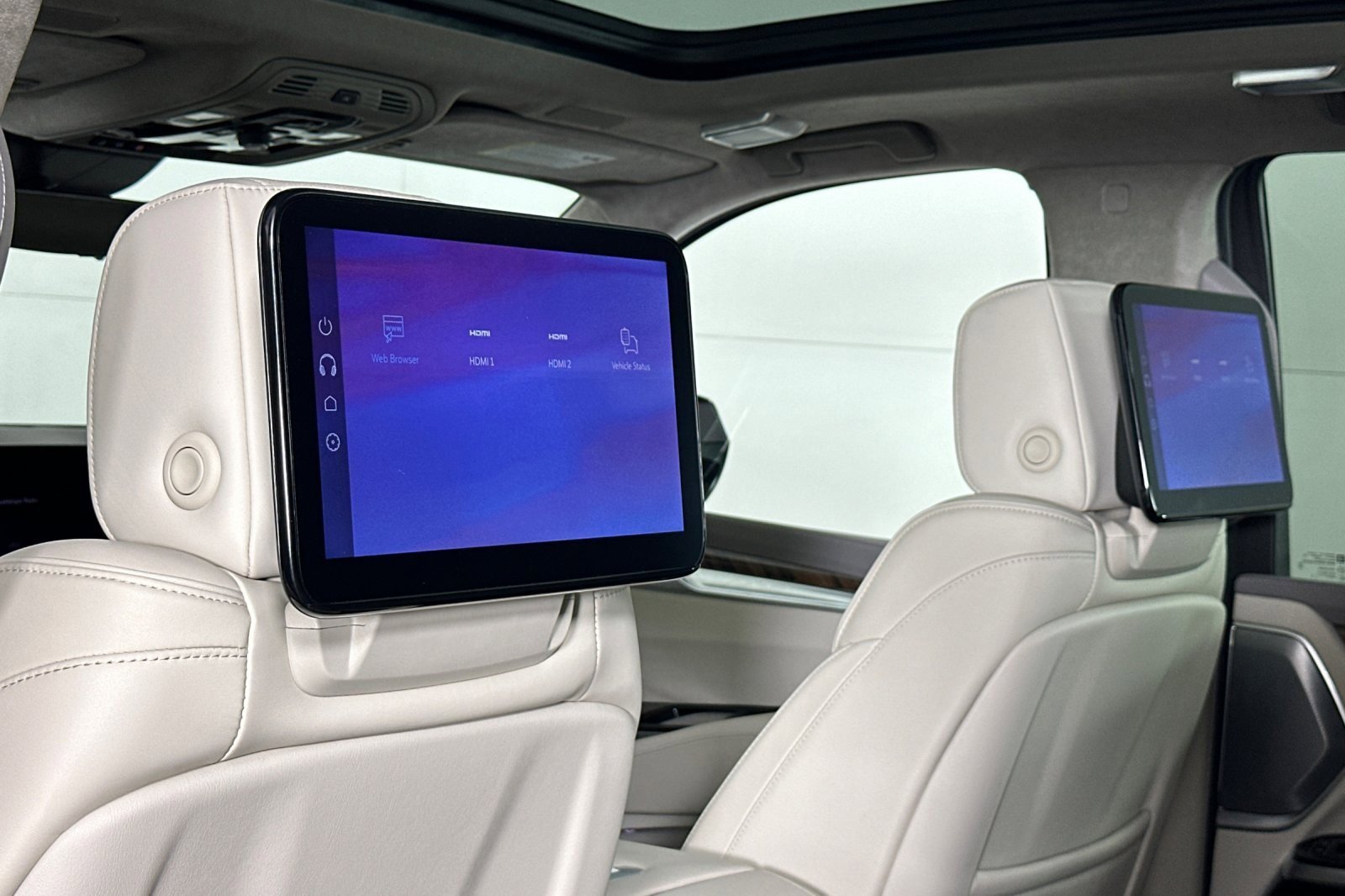 Used 2025 Cadillac Escalade Sport Platinum image 14