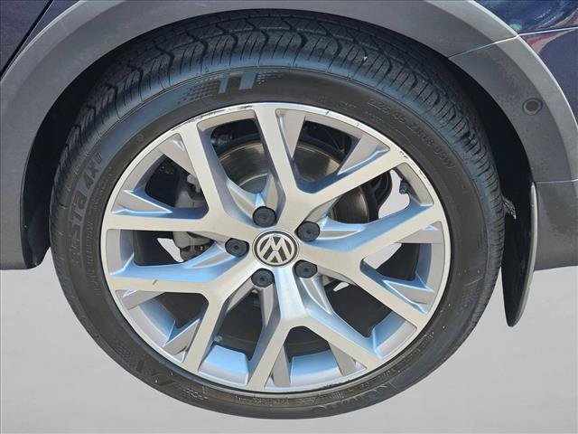 Used 2017 Volkswagen Golf Alltrack SEL AWD/4WD image 25