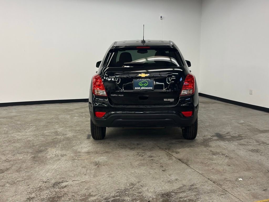 Certified 2022 Chevrolet Trax LS w/ Tint and Cruise Package image 9