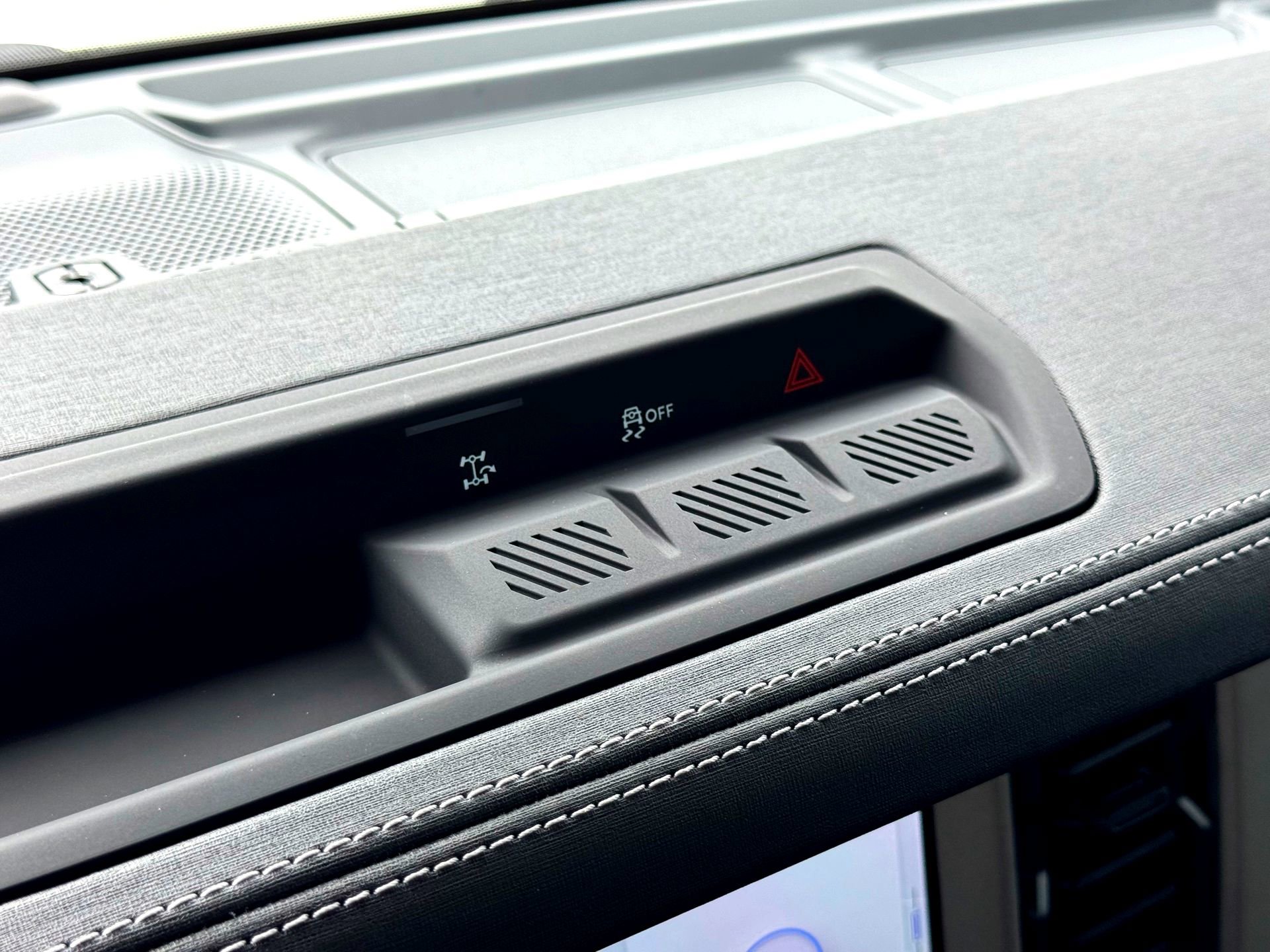 Used 2026 Ford Bronco Outer Banks image 29