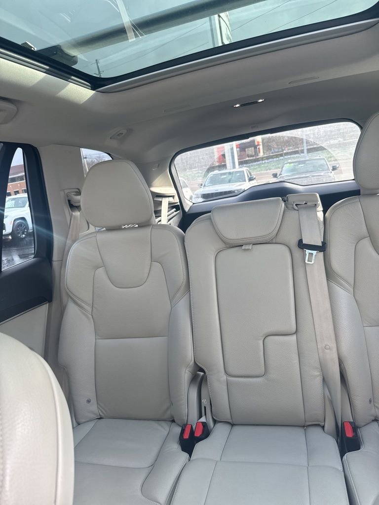Used 2020 Volvo XC90 T6 Momentum image 7