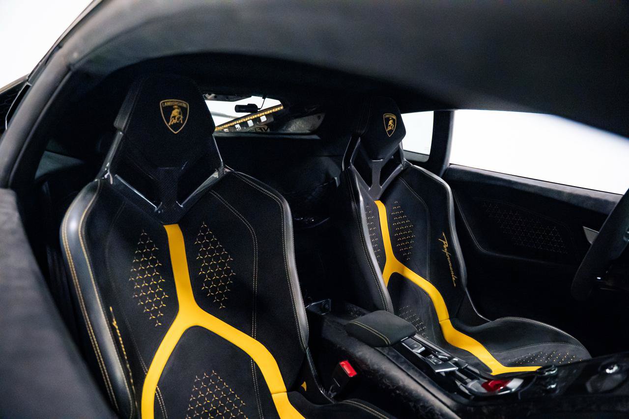 Used 2018 Lamborghini Huracan AWD/4WD image 74