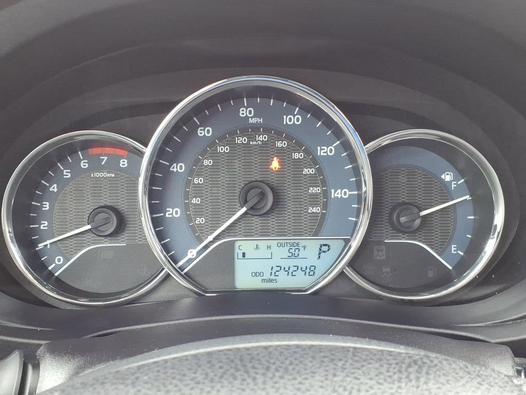 Used 2016 Toyota Corolla LE image 27