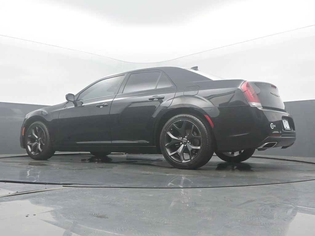 Used 2022 Chrysler 300 Touring w/ Sport Appearance Package RWD image 46