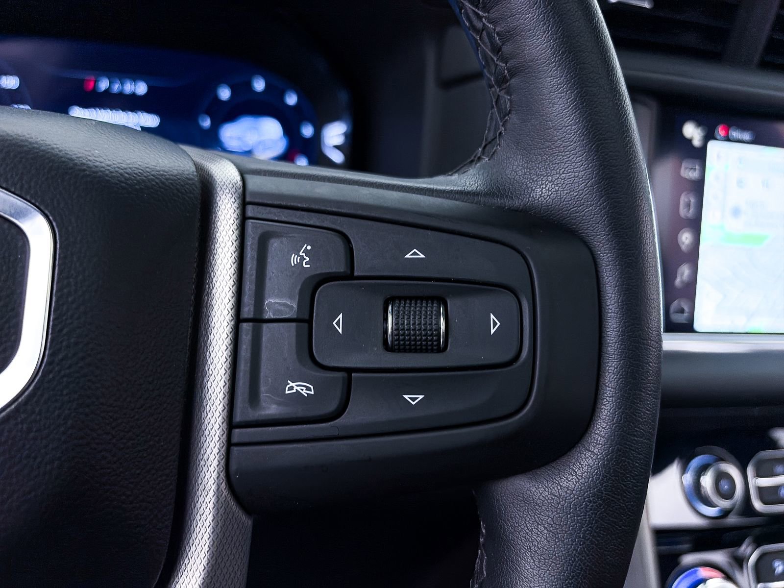 Used 2024 GMC Yukon Denali w/ Advanced Technology Package AWD/4WD image 38