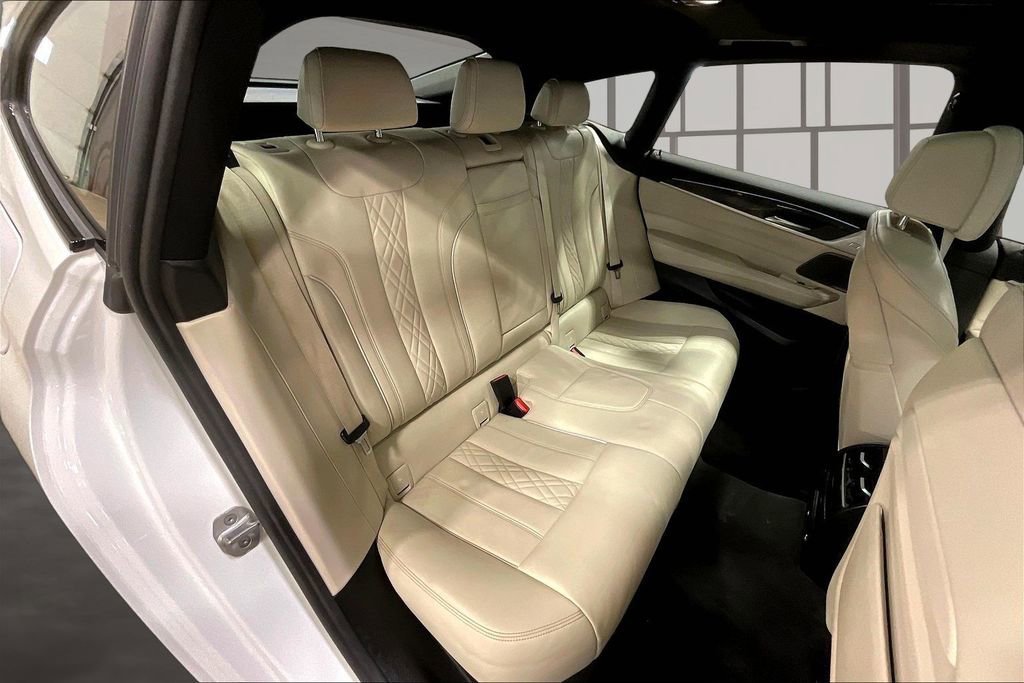 Used 2018 BMW 640i Gran Turismo xDrive AWD/4WD image 25