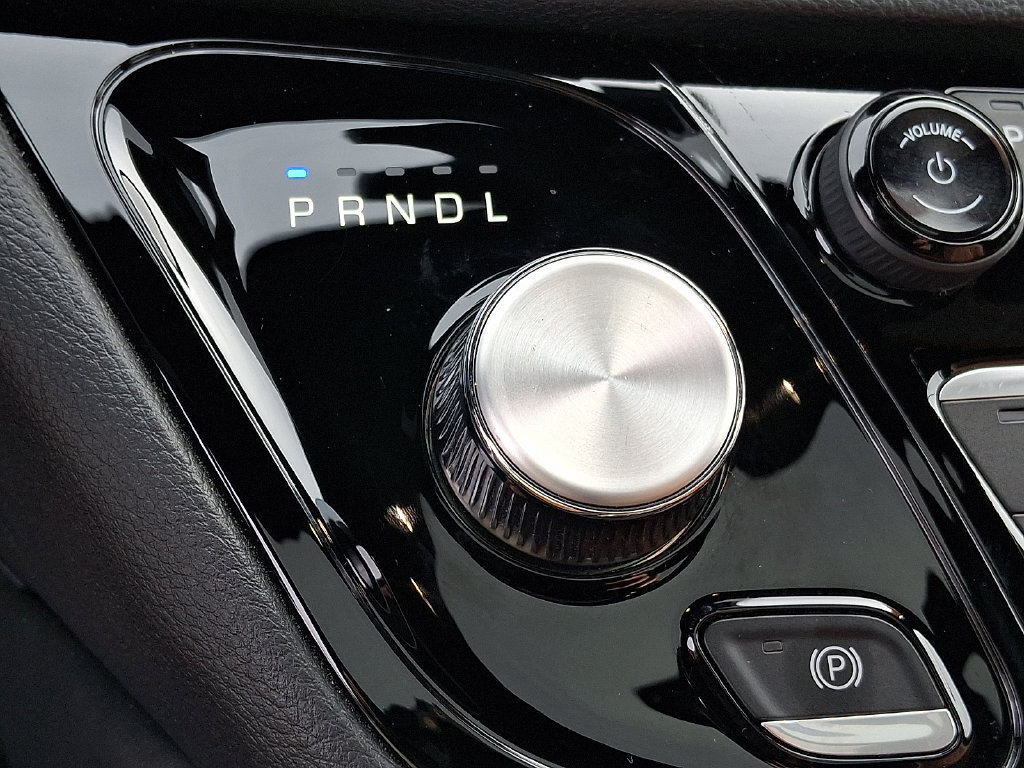 Certified 2025 Chrysler Pacifica Pinnacle FWD image 15