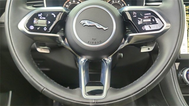 Used 2025 Jaguar F-PACE R-Dynamic S image 39