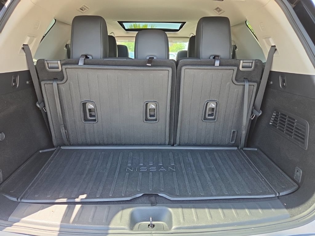Certified 2024 Nissan Pathfinder Platinum w/ Cargo Package FWD image 32