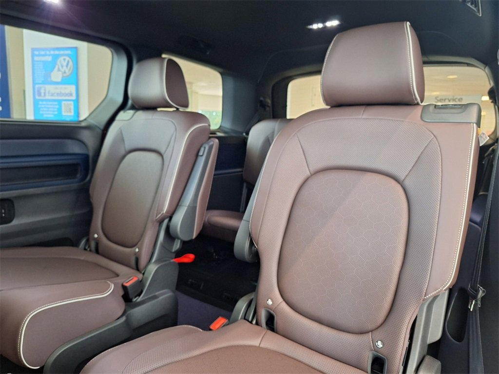 New 2025 Volkswagen ID. Buzz Pro S Plus image 21