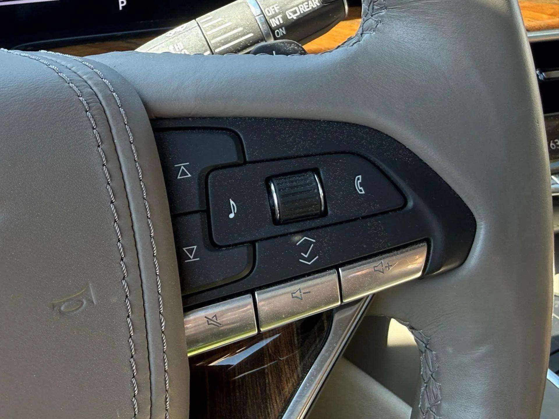 Used 2024 Cadillac Escalade ESV Sport Platinum w/ Heavy-Duty Trailer Package image 43