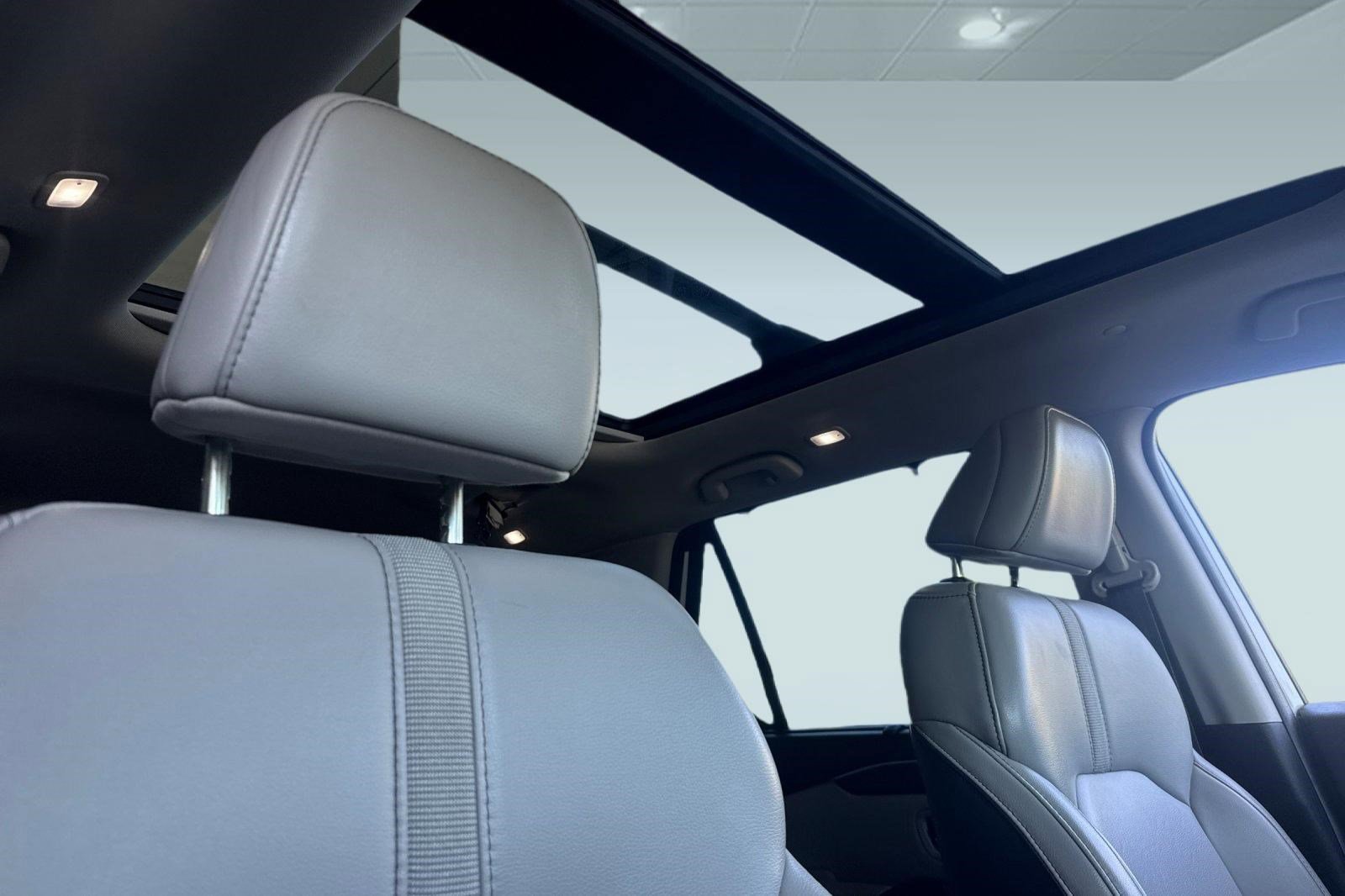 Used 2023 Honda Pilot Touring image 16