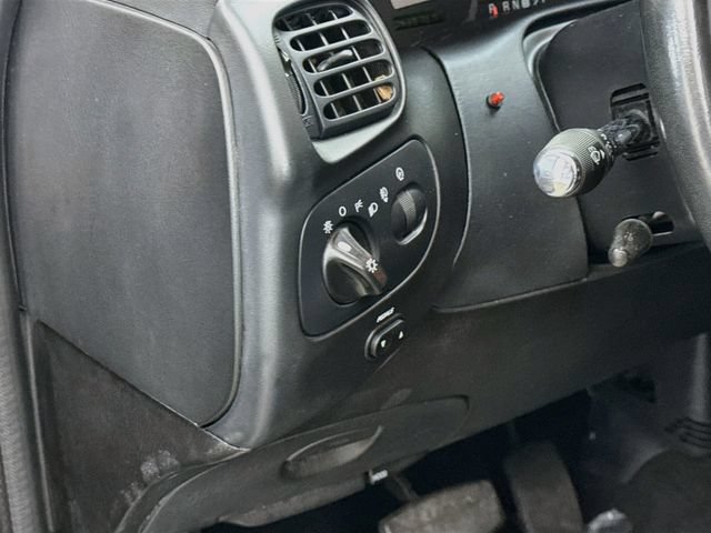 Used 2001 Ford F150 Harley-Davidson RWD image 10