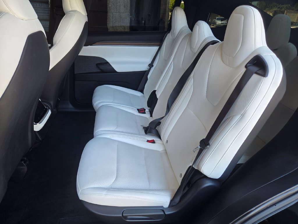 Used 2023 Tesla Model X AWD/4WD image 14