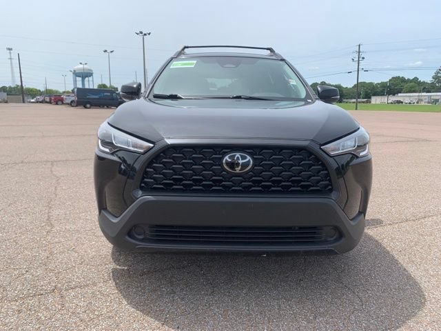 Used 2024 Toyota Corolla Cross LE FWD image 2