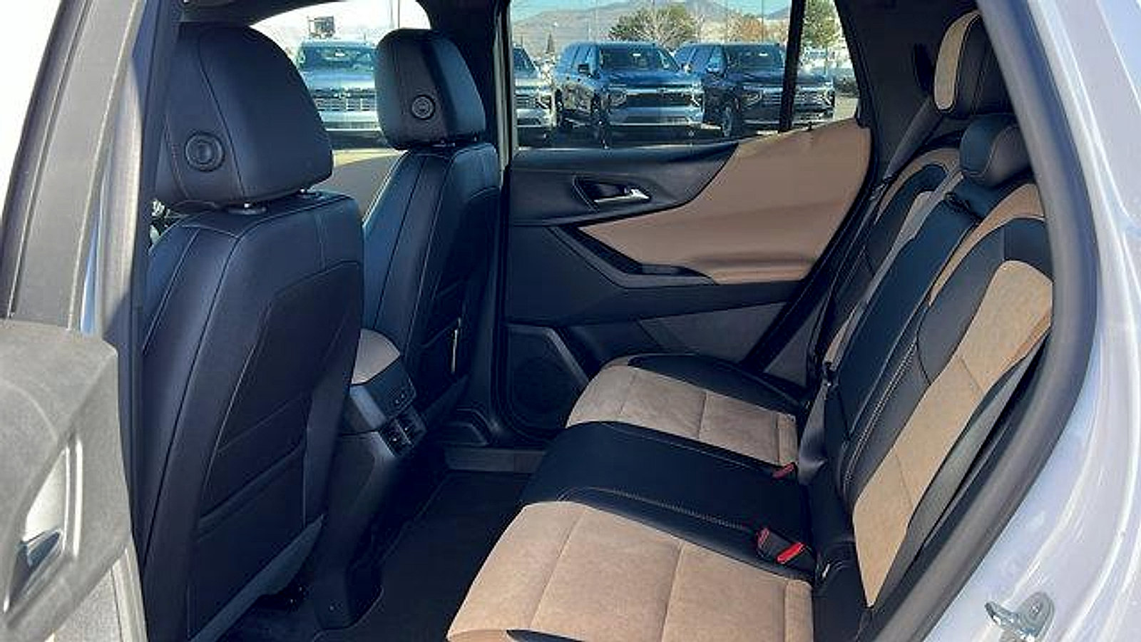 New 2026 Chevrolet Equinox ACTIV w/ Convenience Package III image 13