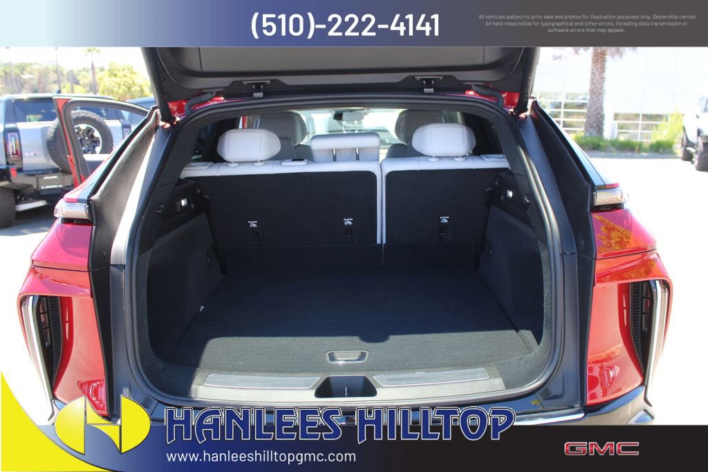 Used 2024 Cadillac Lyriq Luxury AWD/4WD image 10