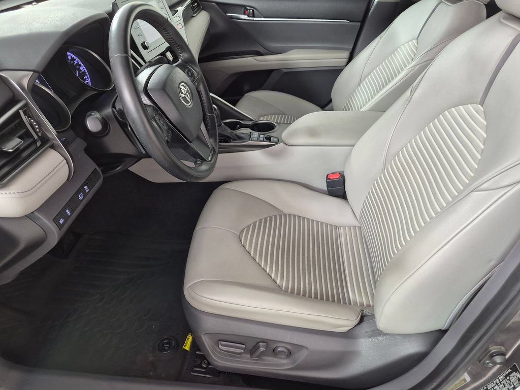 Used 2021 Toyota Camry SE FWD image 21