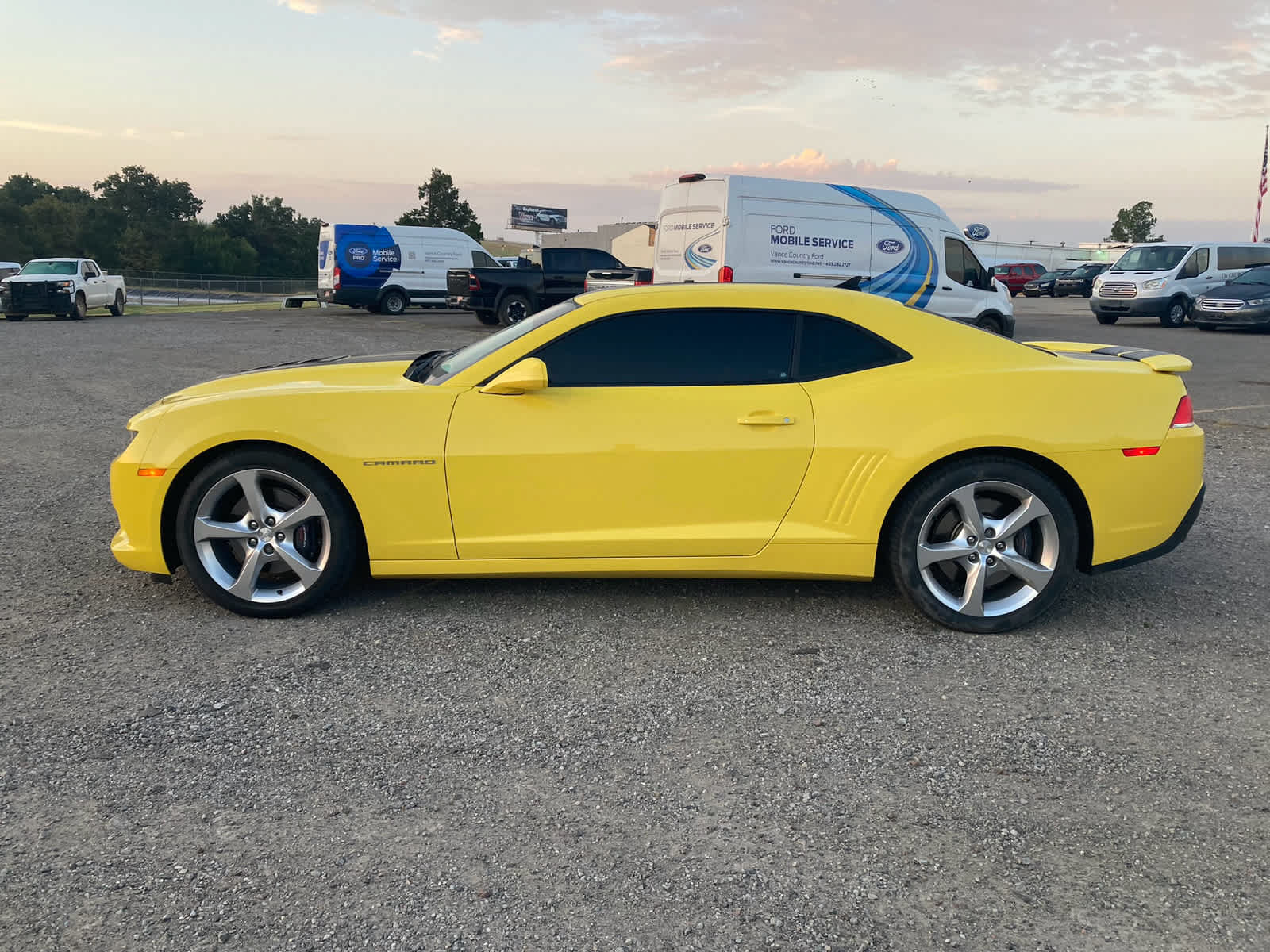 Used 2015 Chevrolet Camaro SS RWD image 3