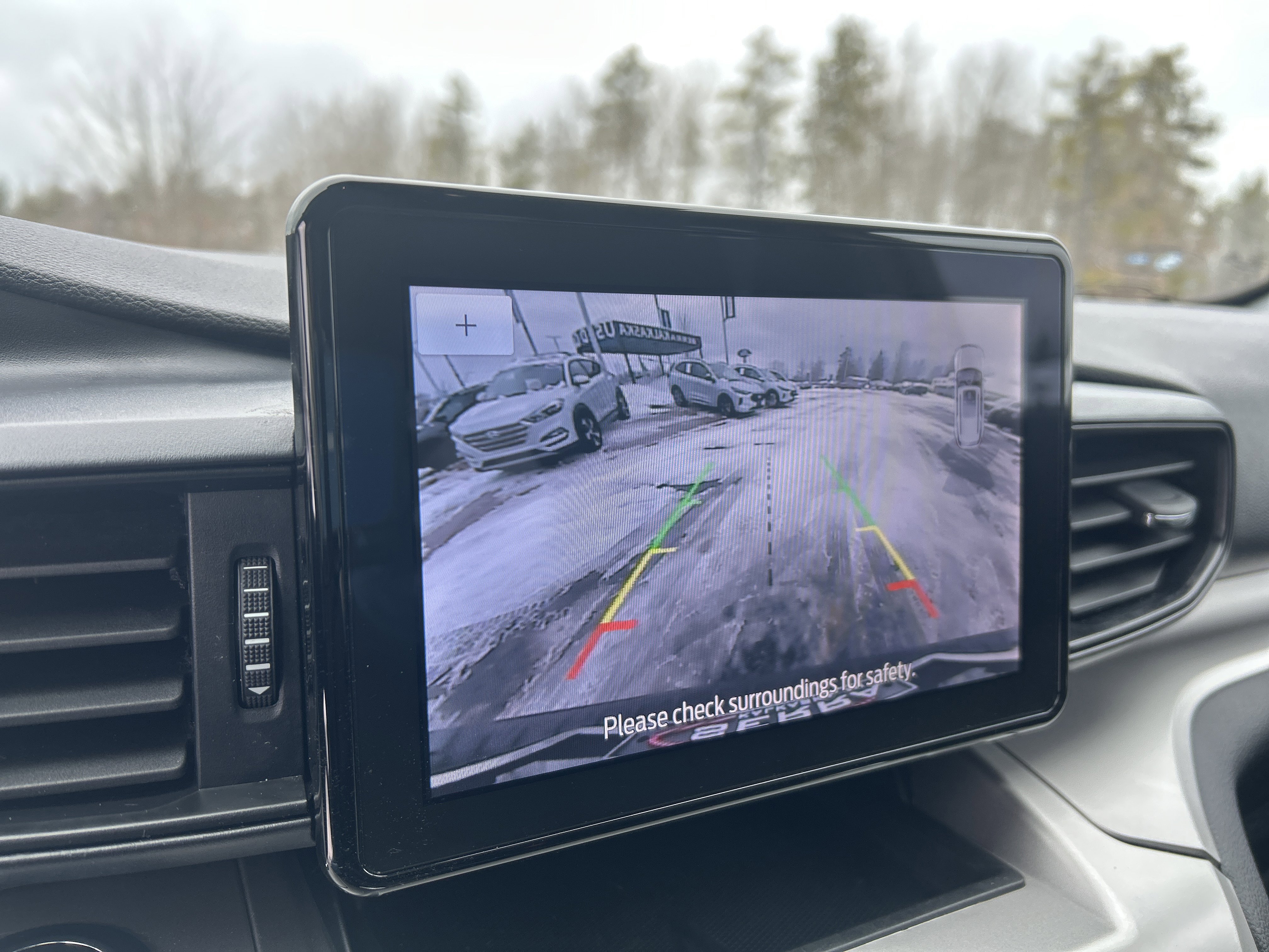 Used 2022 Ford Explorer XLT image 21