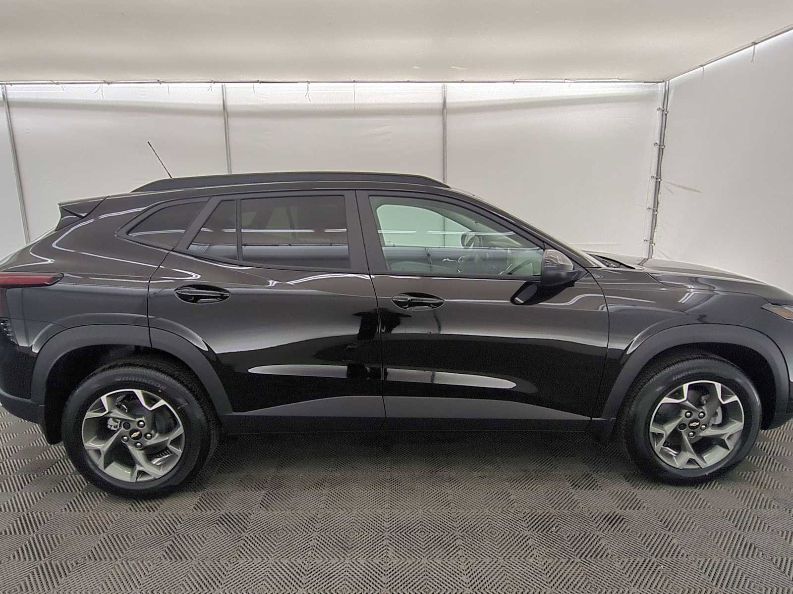 New 2026 Chevrolet Trax LT w/ Driver Confidence Package image 7