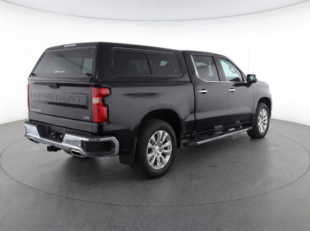 Used 2024 Chevrolet Silverado 1500 LTZ AWD/4WD image 4