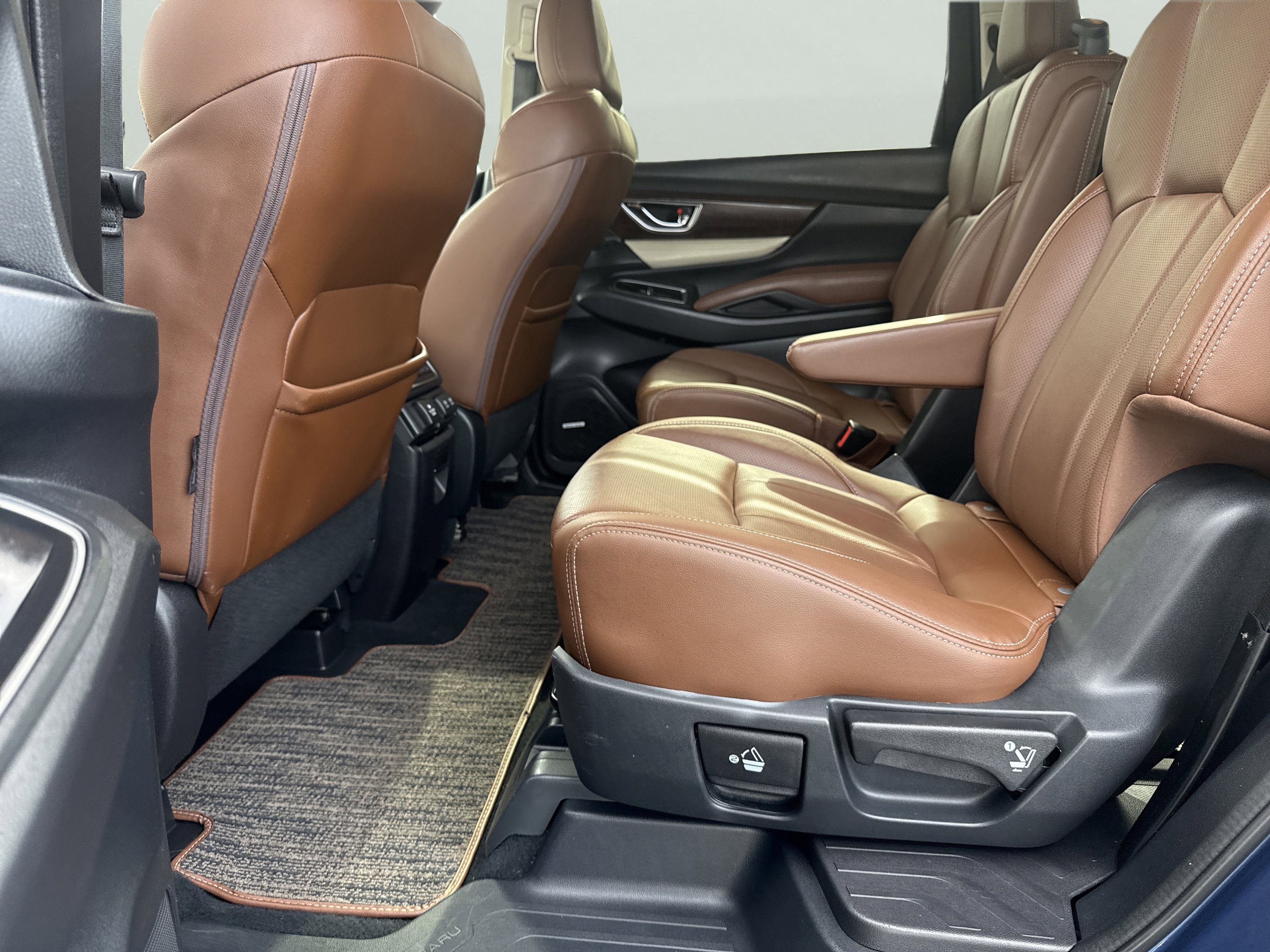 Used 2019 Subaru Ascent Touring AWD/4WD image 3