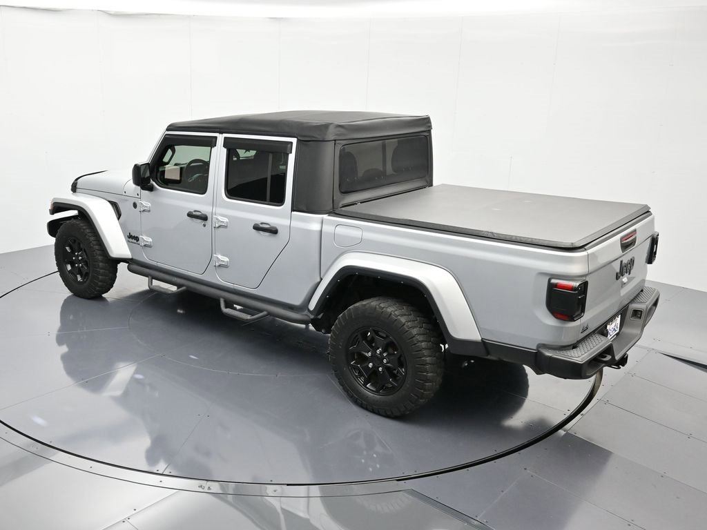 Certified 2022 Jeep Gladiator Willys image 34