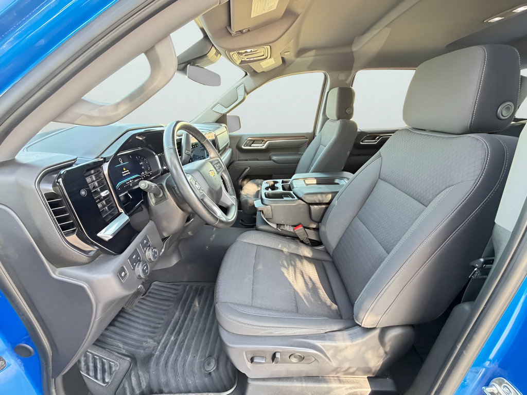 Used 2025 Chevrolet Silverado 1500 LT AWD/4WD image 14