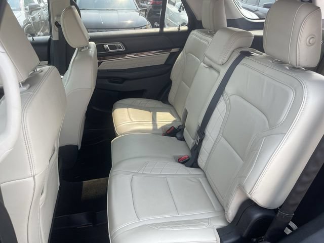 Used 2018 Ford Explorer Platinum AWD/4WD image 23