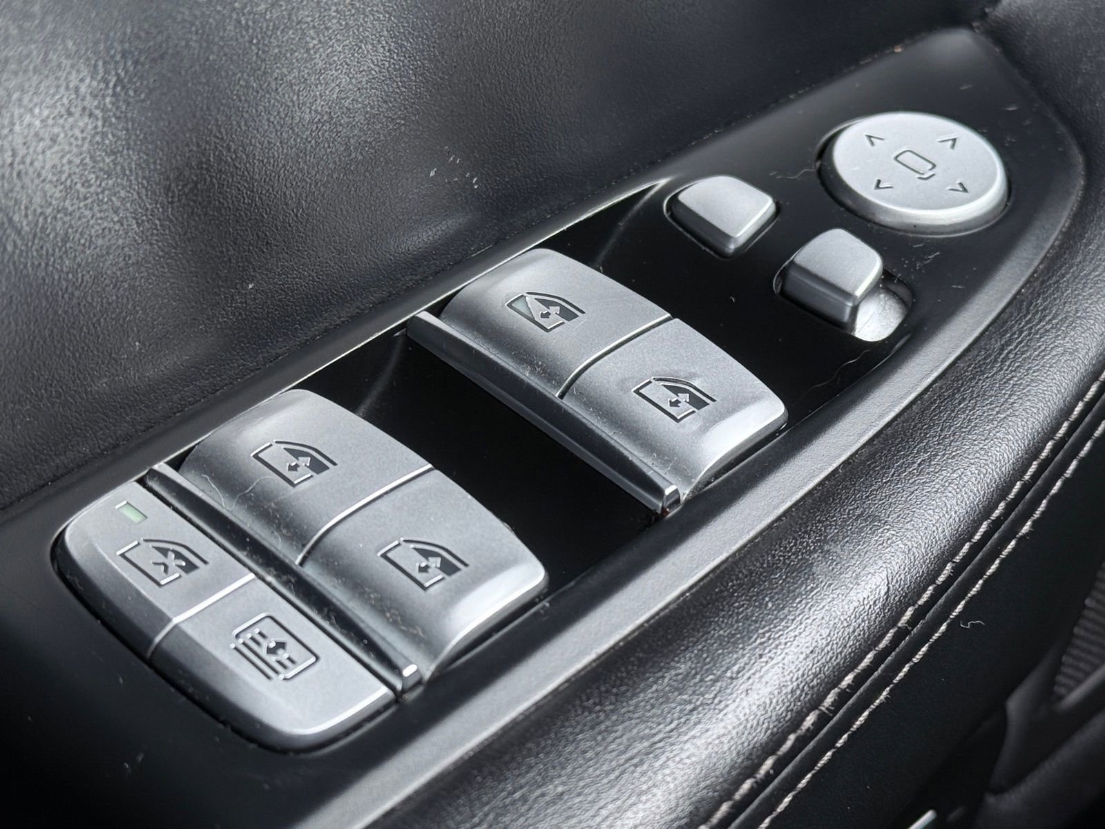 Used 2018 BMW 750i xDrive image 30