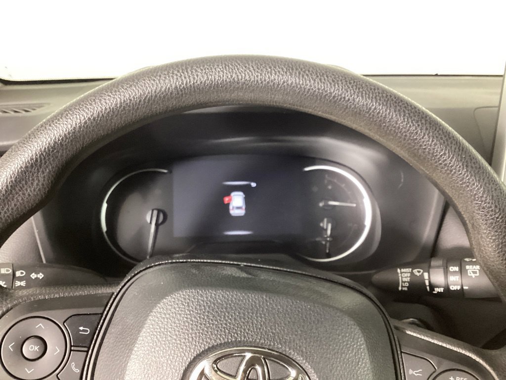 Used 2025 Toyota RAV4 XLE AWD/4WD image 13