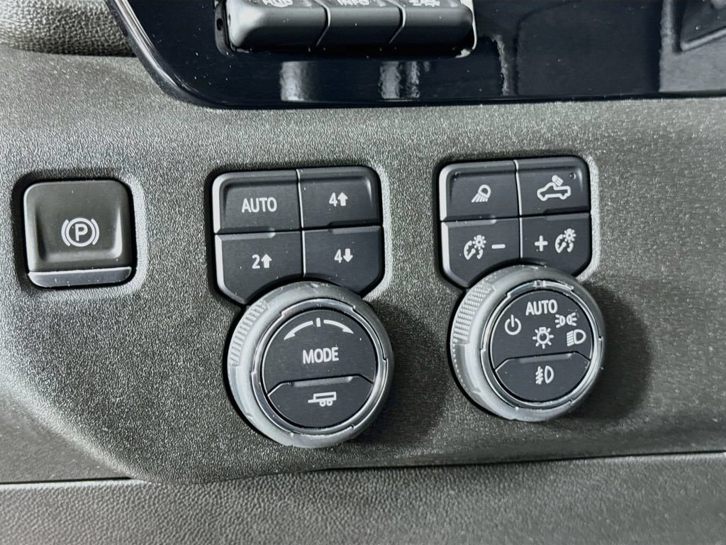 Used 2024 Chevrolet Silverado 3500 LTZ w/ LTZ Premium Package AWD/4WD image 19
