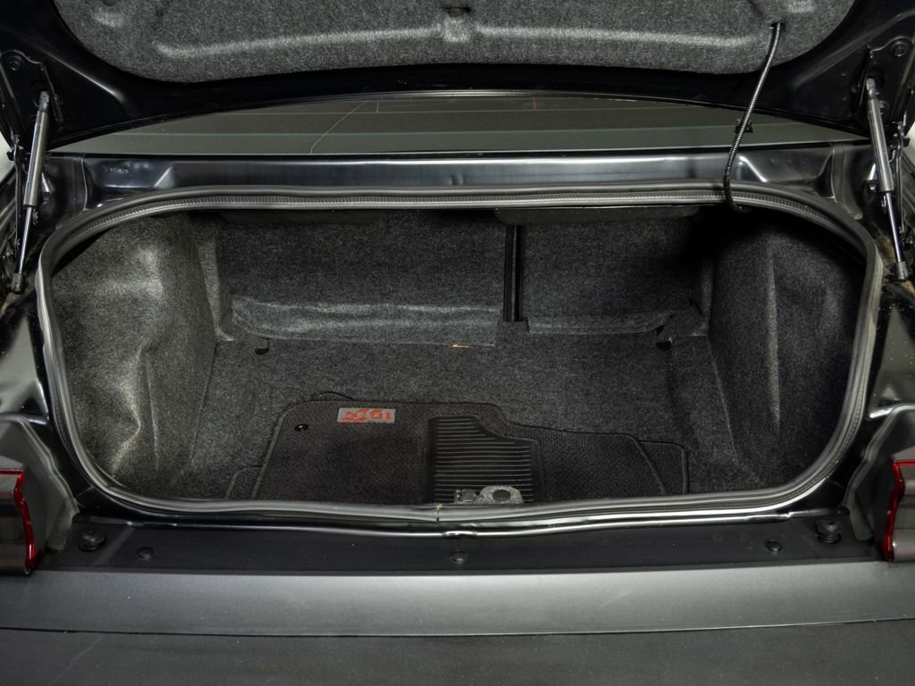 Used 2014 Dodge Challenger R/T RWD image 22