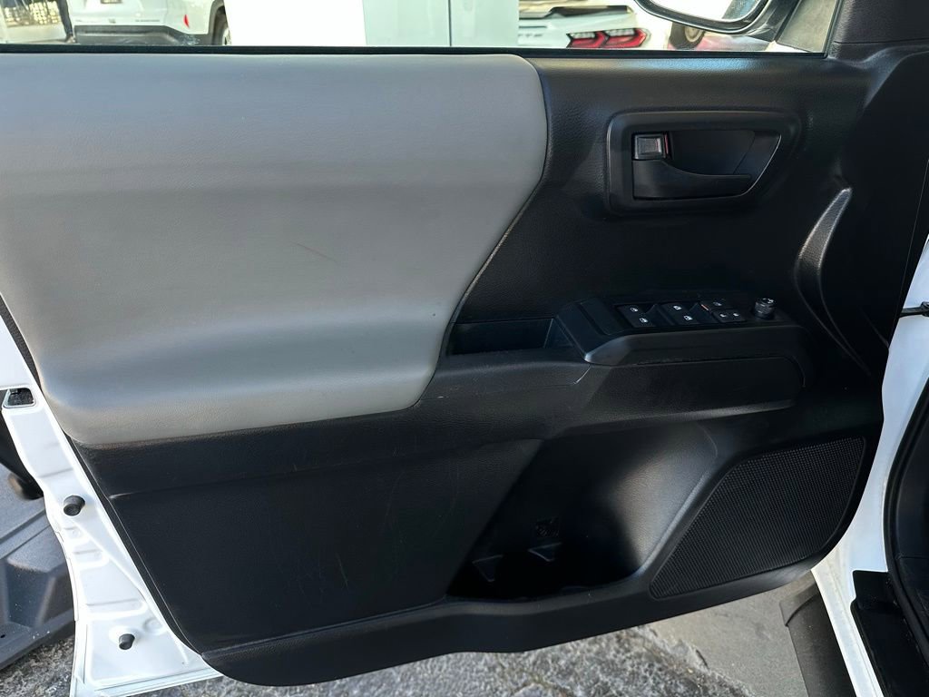 Used 2022 Toyota Tacoma SR image 11
