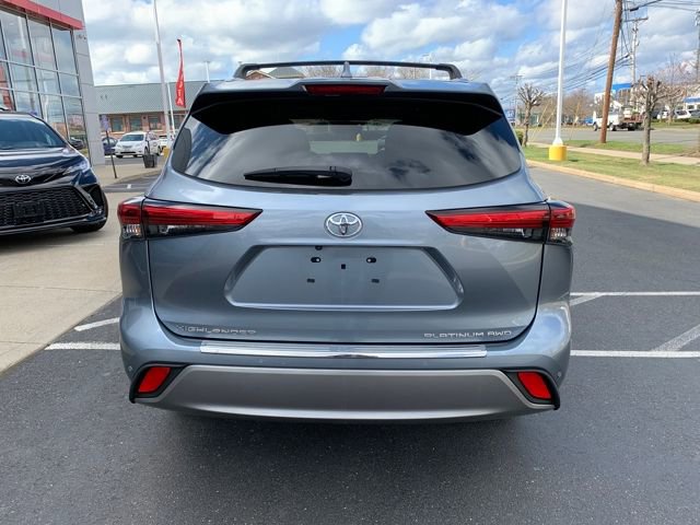 Used 2023 Toyota Highlander Platinum image 4