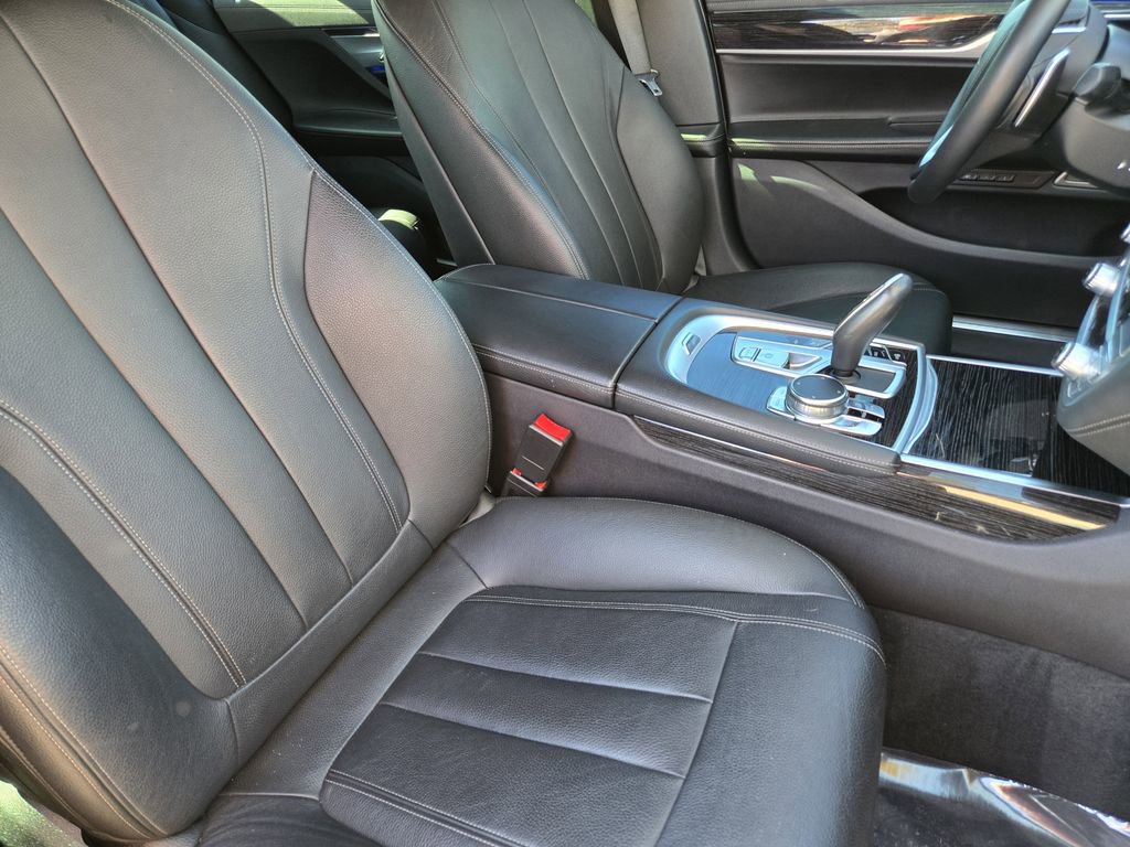 Used 2019 BMW 740i xDrive 740i xDrive w/ M Sport Package image 12