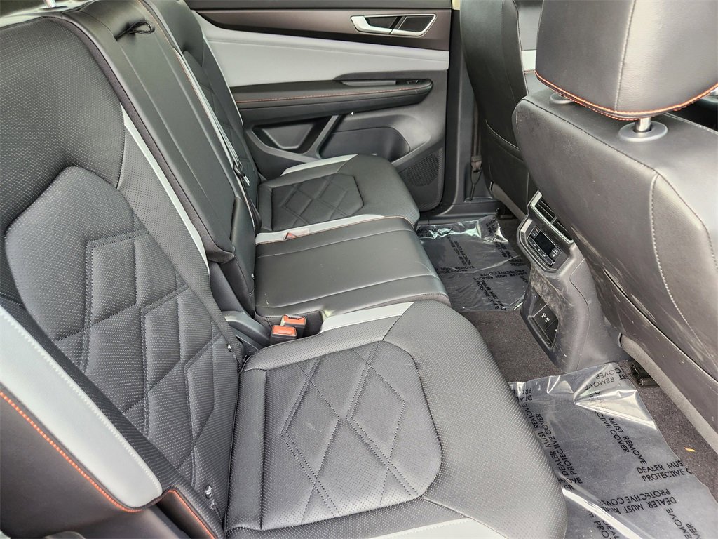 Used 2025 Volkswagen Atlas Peak Edition SE image 20