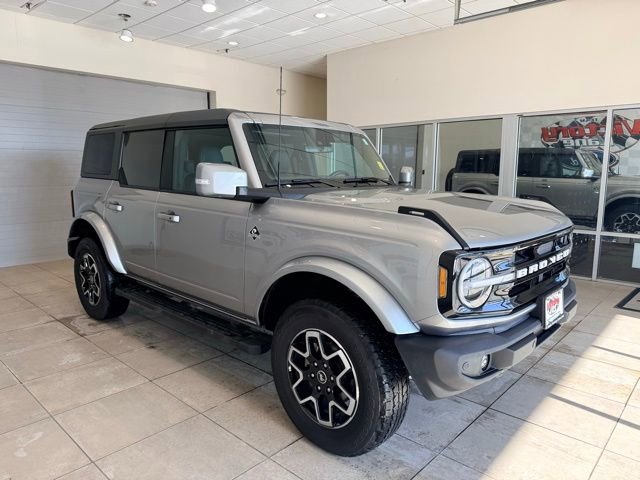 Used 2022 Ford Bronco Outer Banks image 3