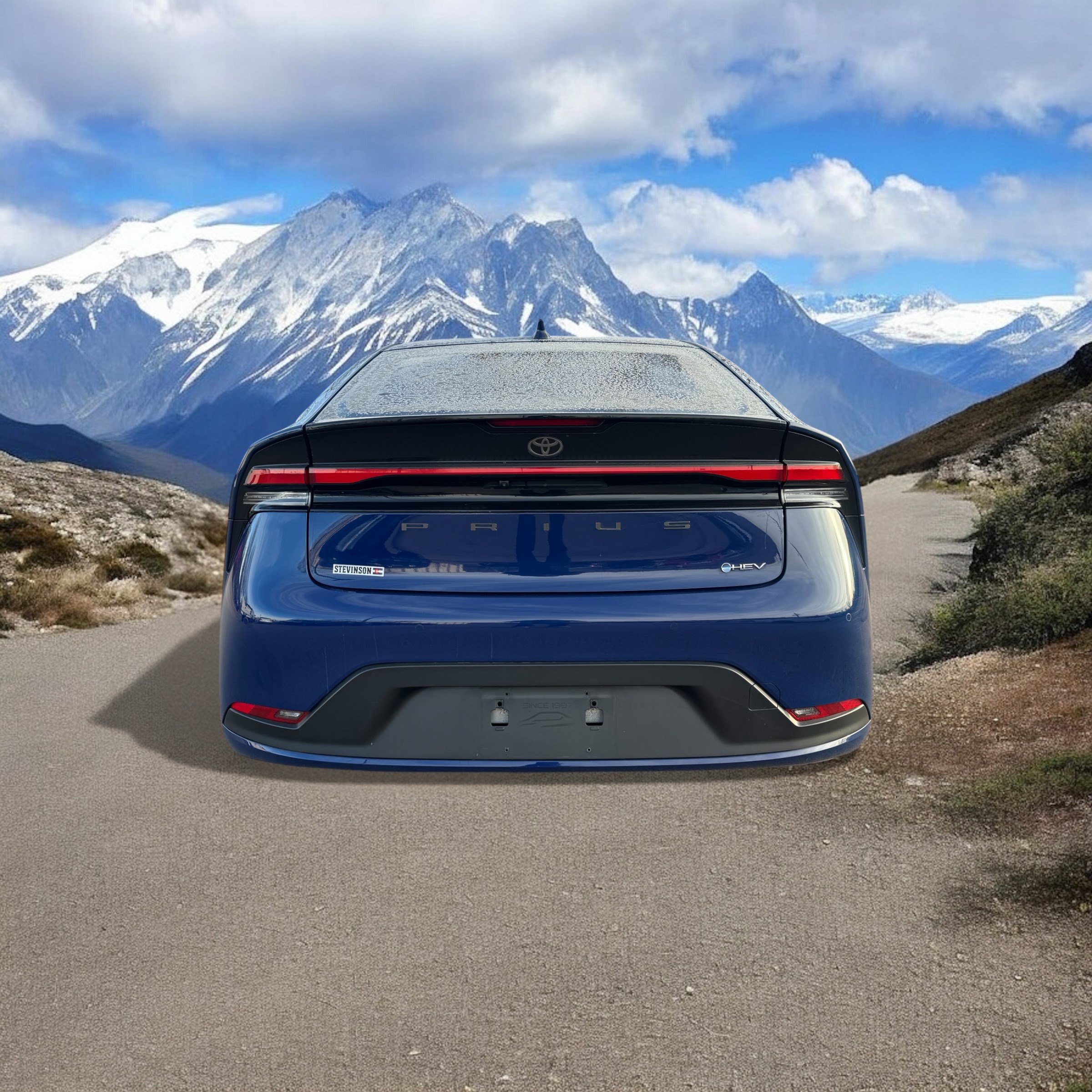 Used 2023 Toyota Prius LE image 4