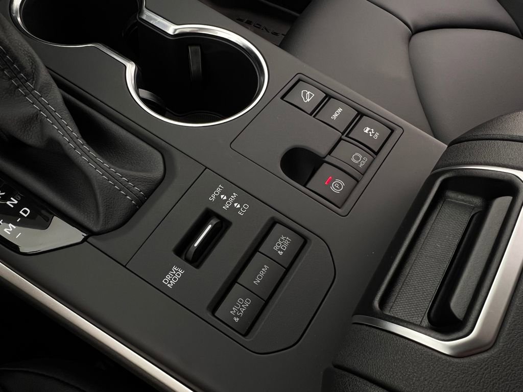 Used 2026 Toyota Highlander XLE image 21