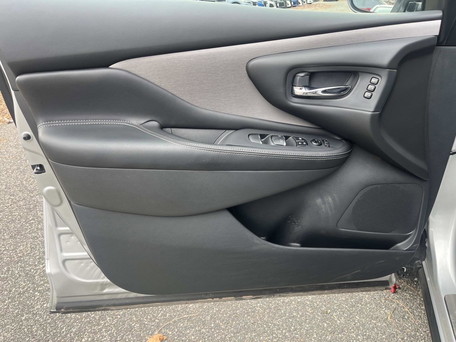 Used 2024 Nissan Murano SL image 17