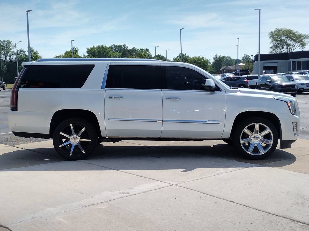 Used 2017 Cadillac Escalade ESV Premium Luxury AWD/4WD image 18