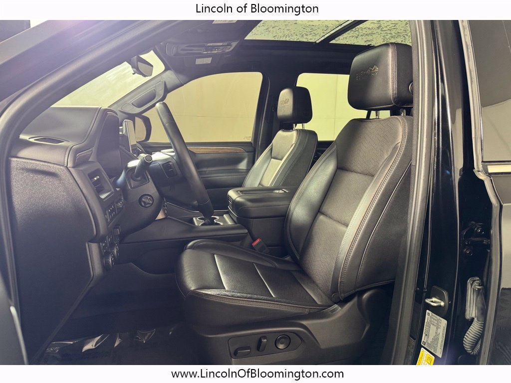 Used 2024 Chevrolet Tahoe High Country AWD/4WD image 16