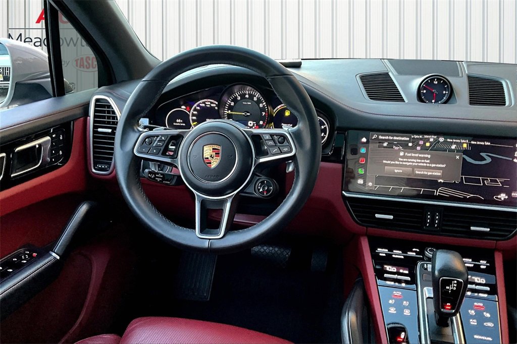 Used 2022 Porsche Cayenne Platinum Edition image 8